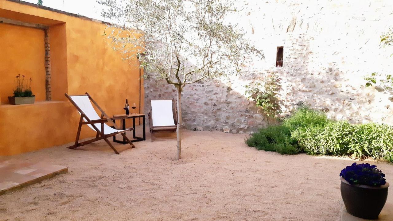 Monells - Casa Rural - Can Felip Buitenkant foto